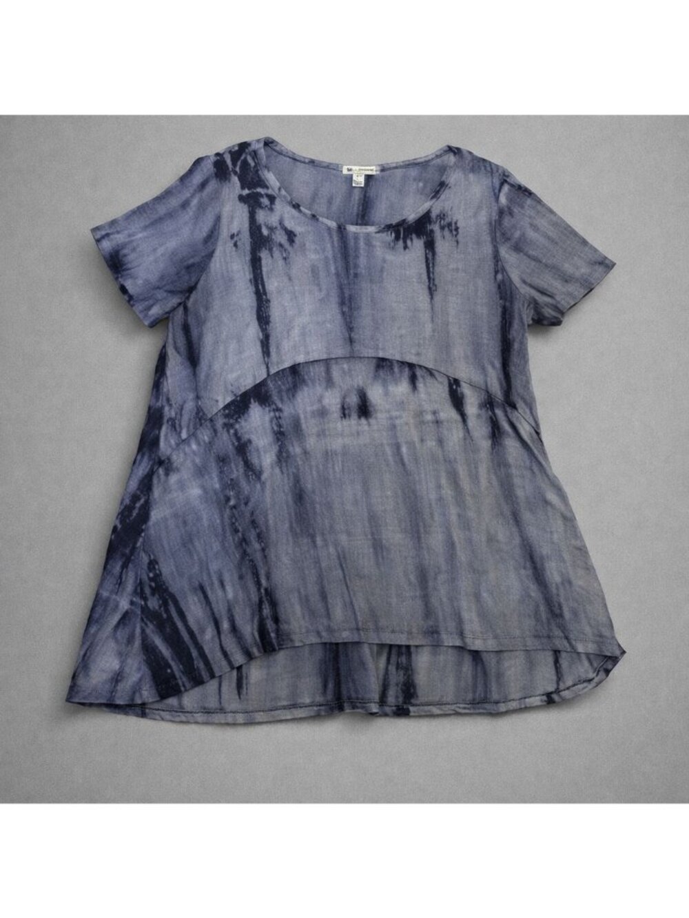 Unity World Wear Blue‑Gray Tie‑Dye Asymmetrical Hem Top – Women’s XL